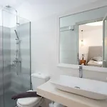 Отель Agia Anna Beachfront Boutique
