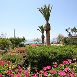 Отель Agia Anna Beachfront Boutique