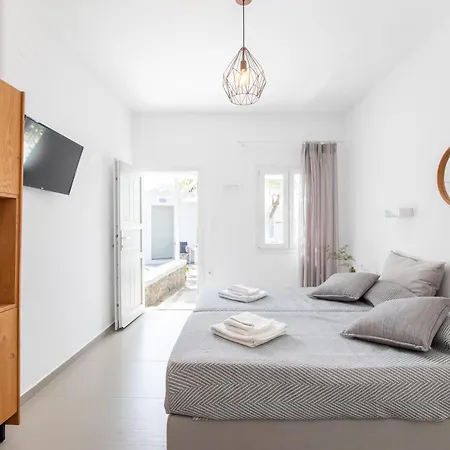 Agia Anna Beachfront Boutique Strand Paraga